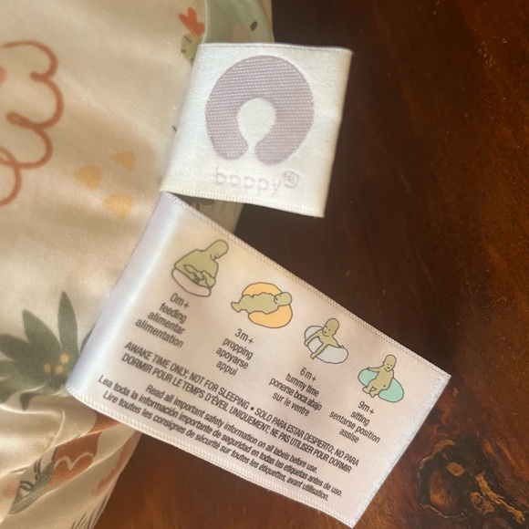 Boppy pillow with rare dinosaur print - Picture 2 of 5